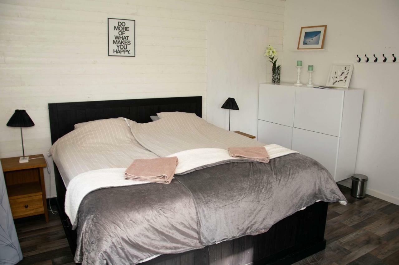 Husky Lodge Hostel Kiruna Bagian luar foto